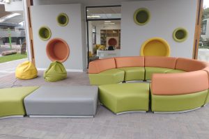 COLEGIO MARKHAM -mobiliario educativo para bibliotecas
